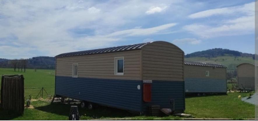 Logement Insolite Au Coeur De L'Auvergne Rochefort-Montagne Exterior foto